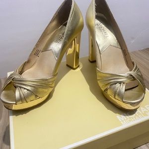 Michael Kors Gaby Metallic Gold Pumps